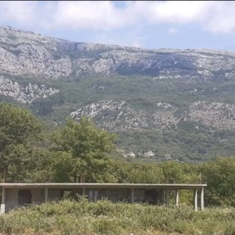 Izled zapocetog objekta koji u osnovi zauzima povrsinu od 160m2