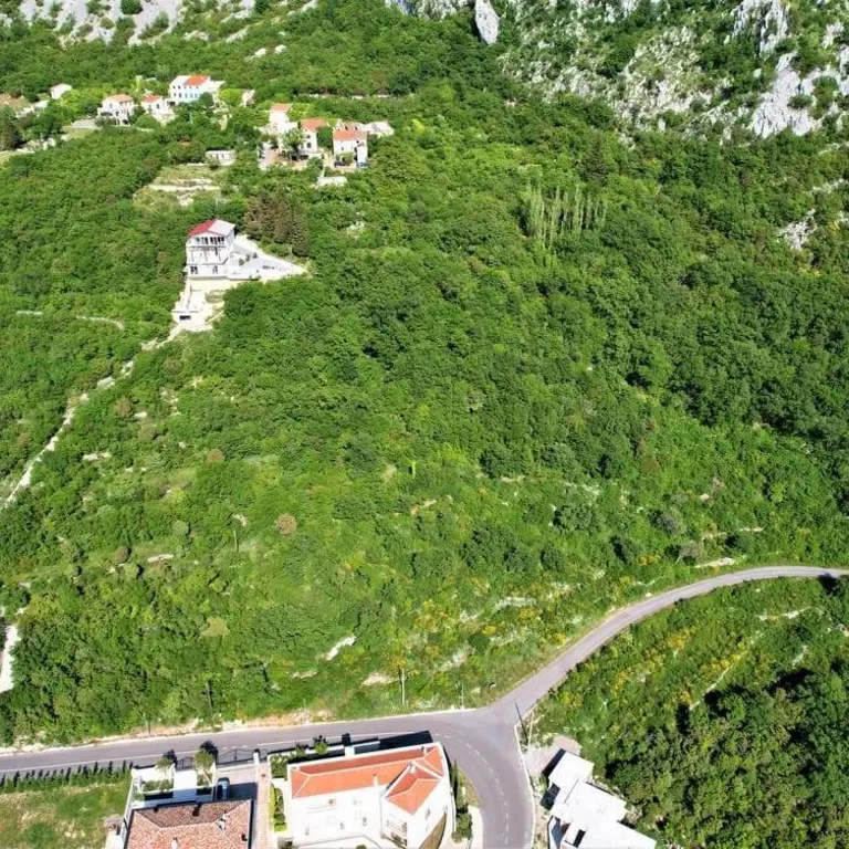 Zauzima povrsinu od 1755m2