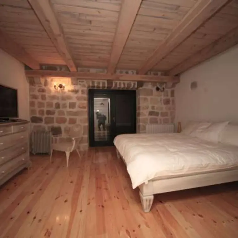 Spavaca soba sa kupatilo i terasom