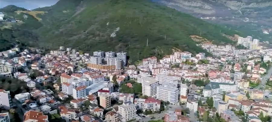 Zemljiste se nalazi  u naselju Dubovica lux